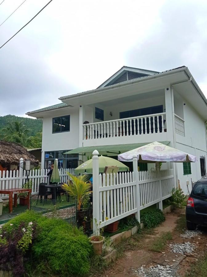 Les Forbans Selfcatering Apartment تاكاماكا المظهر الخارجي الصورة