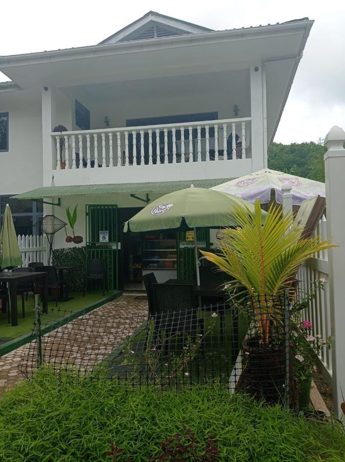 Les Forbans Selfcatering Apartment تاكاماكا المظهر الخارجي الصورة