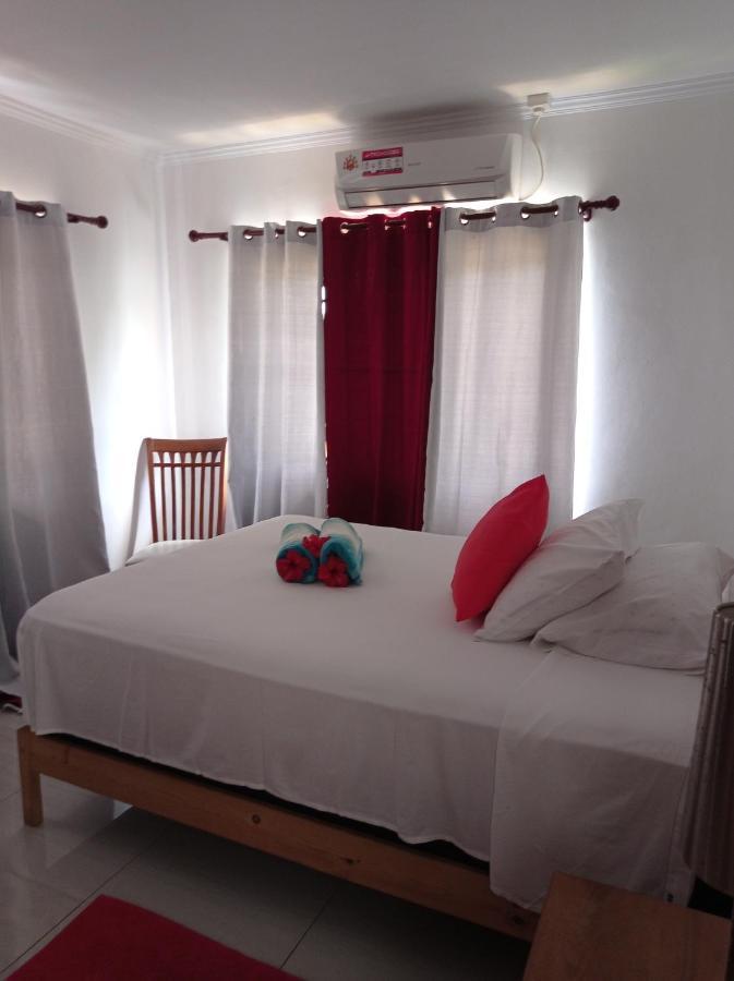 Les Forbans Selfcatering Apartment تاكاماكا المظهر الخارجي الصورة