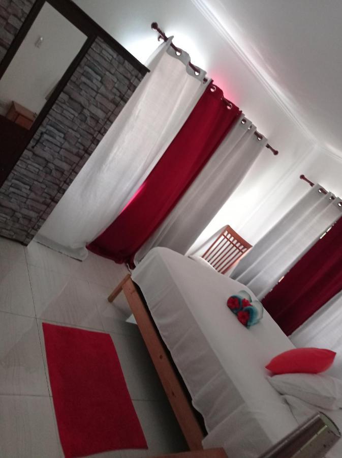 Les Forbans Selfcatering Apartment تاكاماكا المظهر الخارجي الصورة