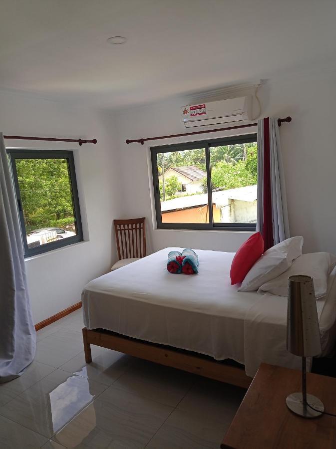Les Forbans Selfcatering Apartment تاكاماكا المظهر الخارجي الصورة