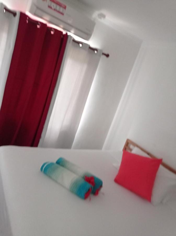 Les Forbans Selfcatering Apartment تاكاماكا المظهر الخارجي الصورة