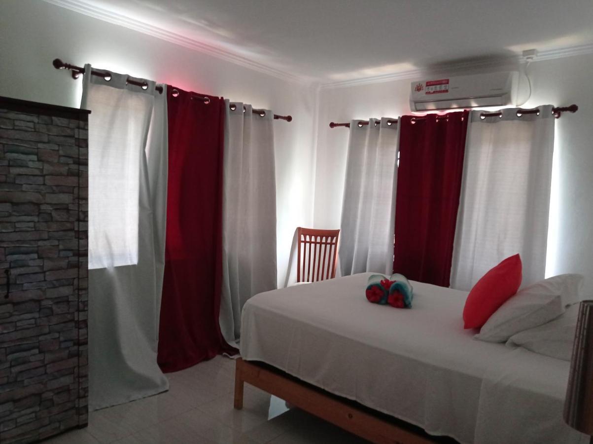 Les Forbans Selfcatering Apartment تاكاماكا المظهر الخارجي الصورة